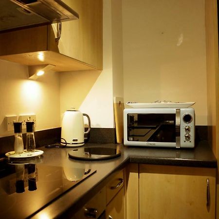 Newly Refurbished 1 Bed First Floor Apartment With Wifi Кошем Экстерьер фото