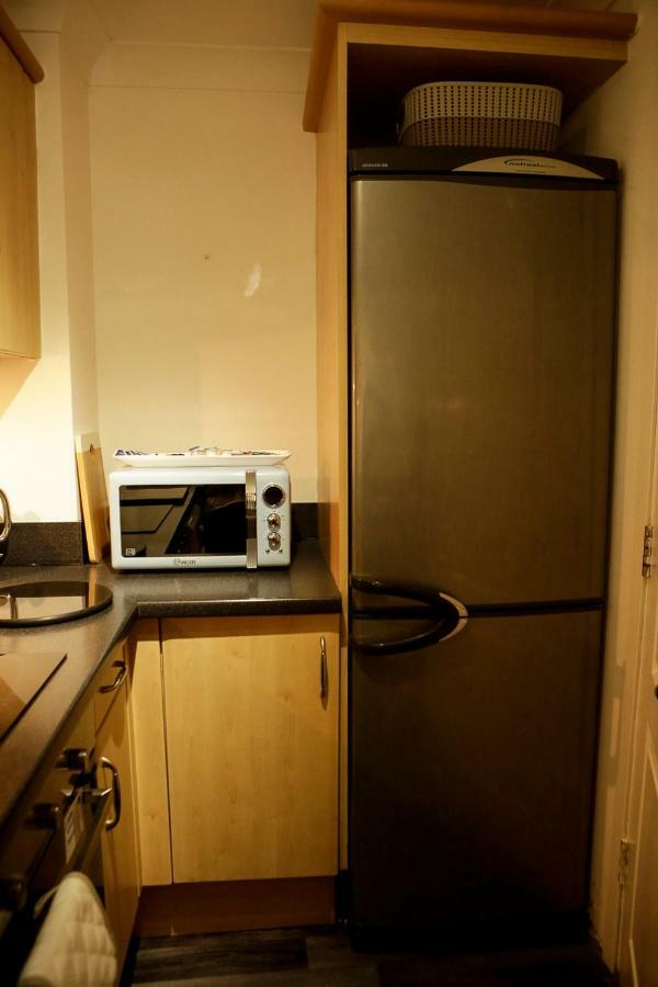 Newly Refurbished 1 Bed First Floor Apartment With Wifi Кошем Экстерьер фото