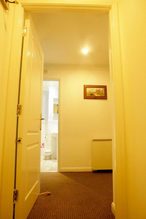 Newly Refurbished 1 Bed First Floor Apartment With Wifi Кошем Экстерьер фото